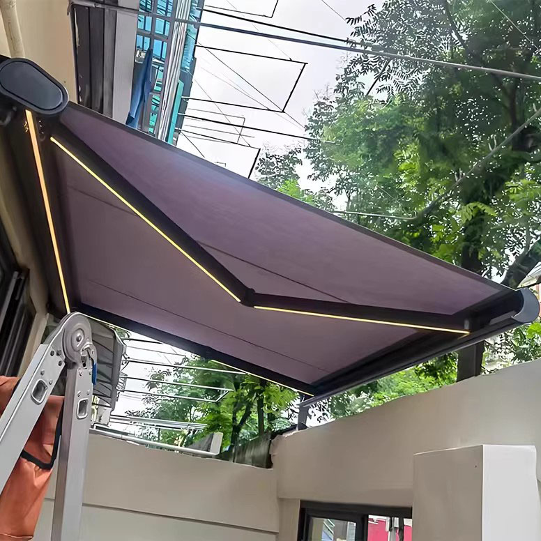 Awning Boleh Tarik Elektrik